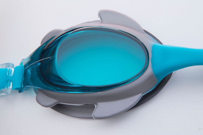 VN201-1-Oculos-de-Natacao-Shark-Fin-Azul-e-Prata-Vollo-Detalhe-01